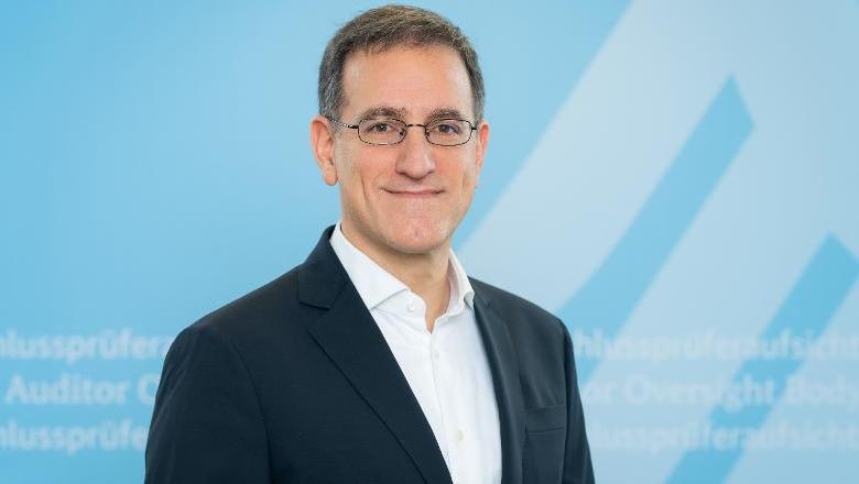 Chief Executive Director of the AOB Germany Chief Executive Director of the AOB Germany